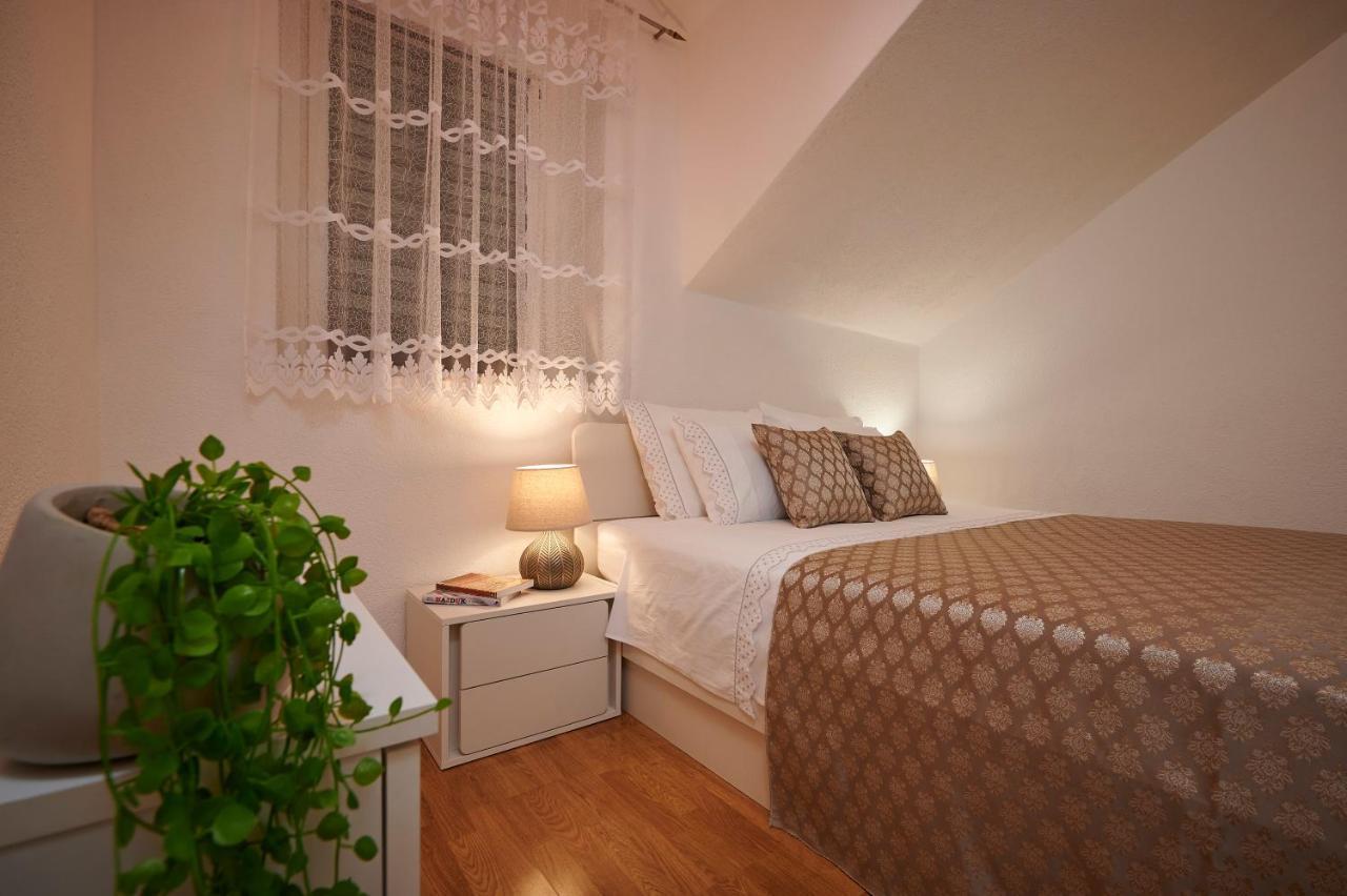 Apartment Ana-Marija Trogir Exterior photo